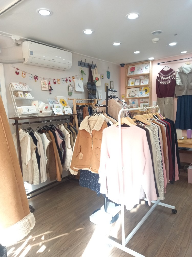 일산 후곡마을5단지 여성 옷가게 구경오셔요 - 경기도 고양시 일산서구 일산동 | 비즈프로필
