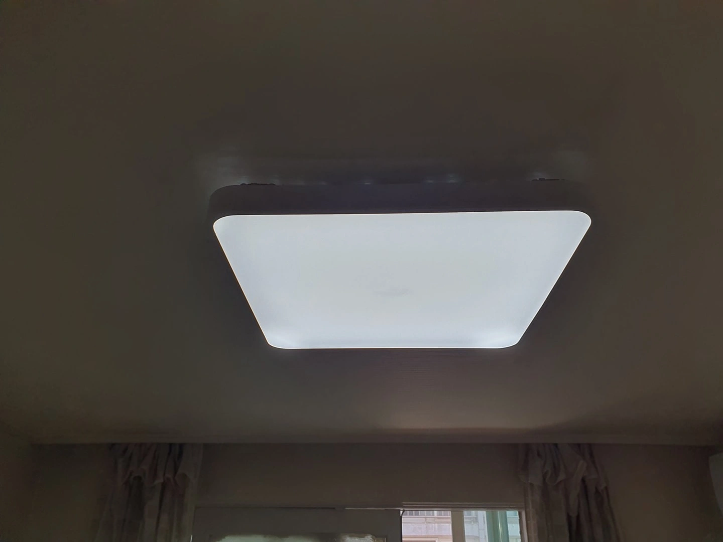 상업시설 LED 레일전등설비, LED 전등교체, 펜던트 LED전등설치. | 서울특별시 관악구 봉천동 | 주택수리종합 | 당근 비즈 소식
