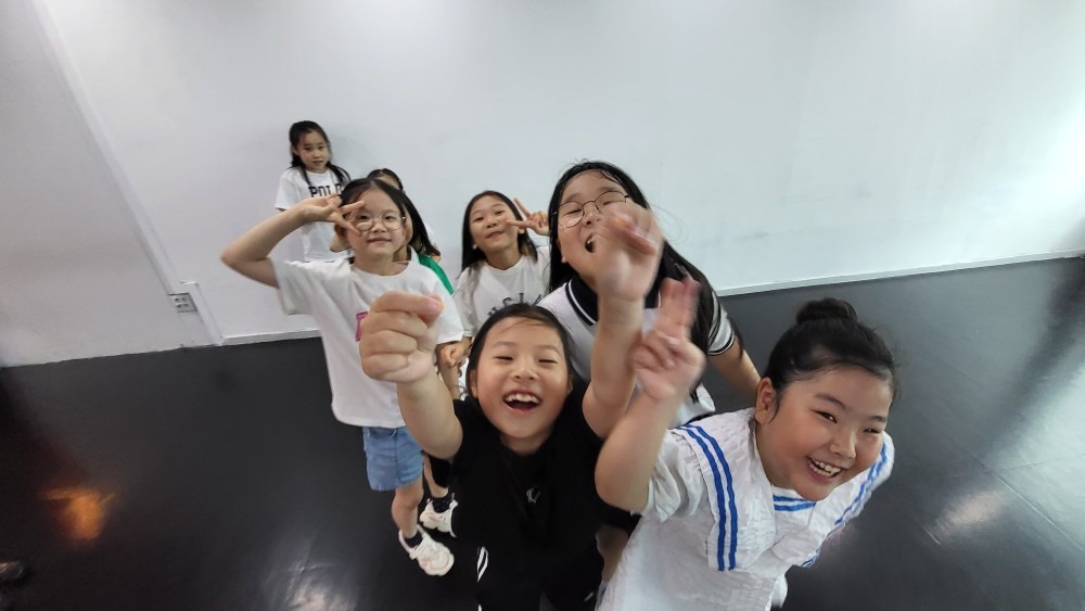 장난꾸러기 4시 월수금 키즈반 / 엔터아트삼계점 / 김해댄스학원 - 경상남도 김해시 삼계동 | 비즈프로필