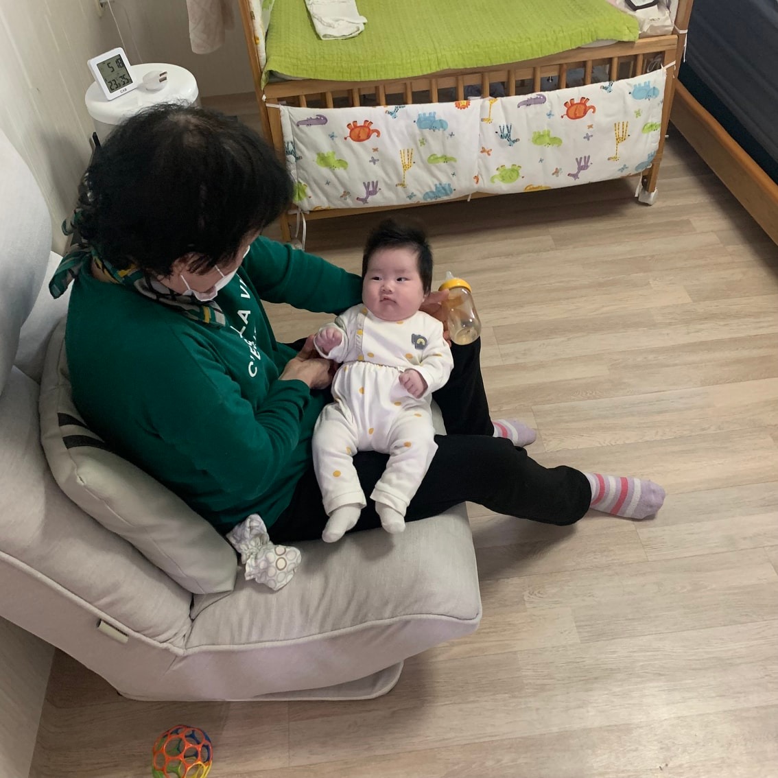 (주부,초보,50대환영) 월 400 가능한 신입,경력 산후도우미 모십니다.
