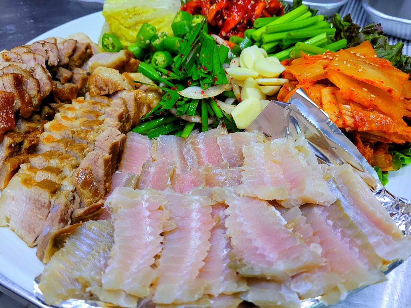 [사동]홍두깨손칼국수보쌈 - 경기도 안산시 상록구 사동 | 비즈프로필