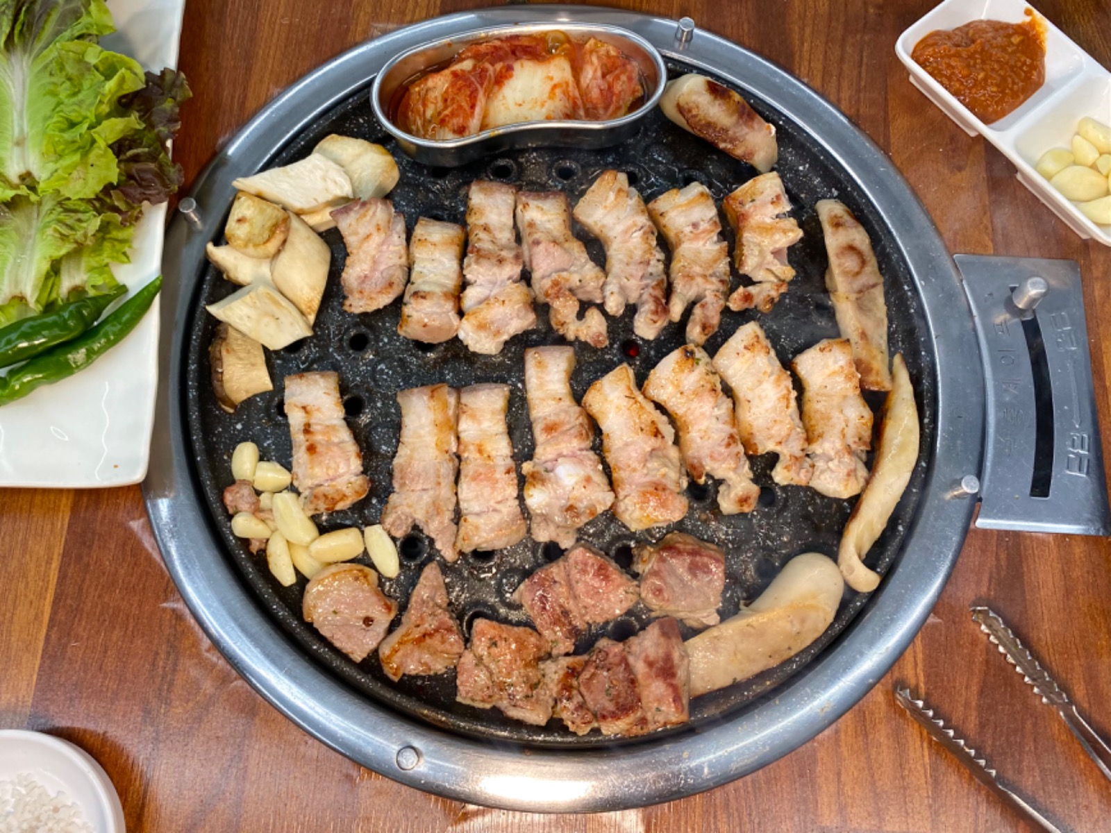 숙성 돼지고기와 숙성 소고기 전문점 동방축산 양산중앙점입니다