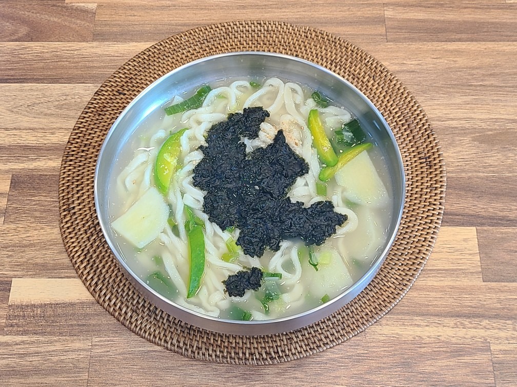 사동 시립박물관인근에 위치한 공주칼국수 입니다.배달,포장 매장식사 가능하십니다.