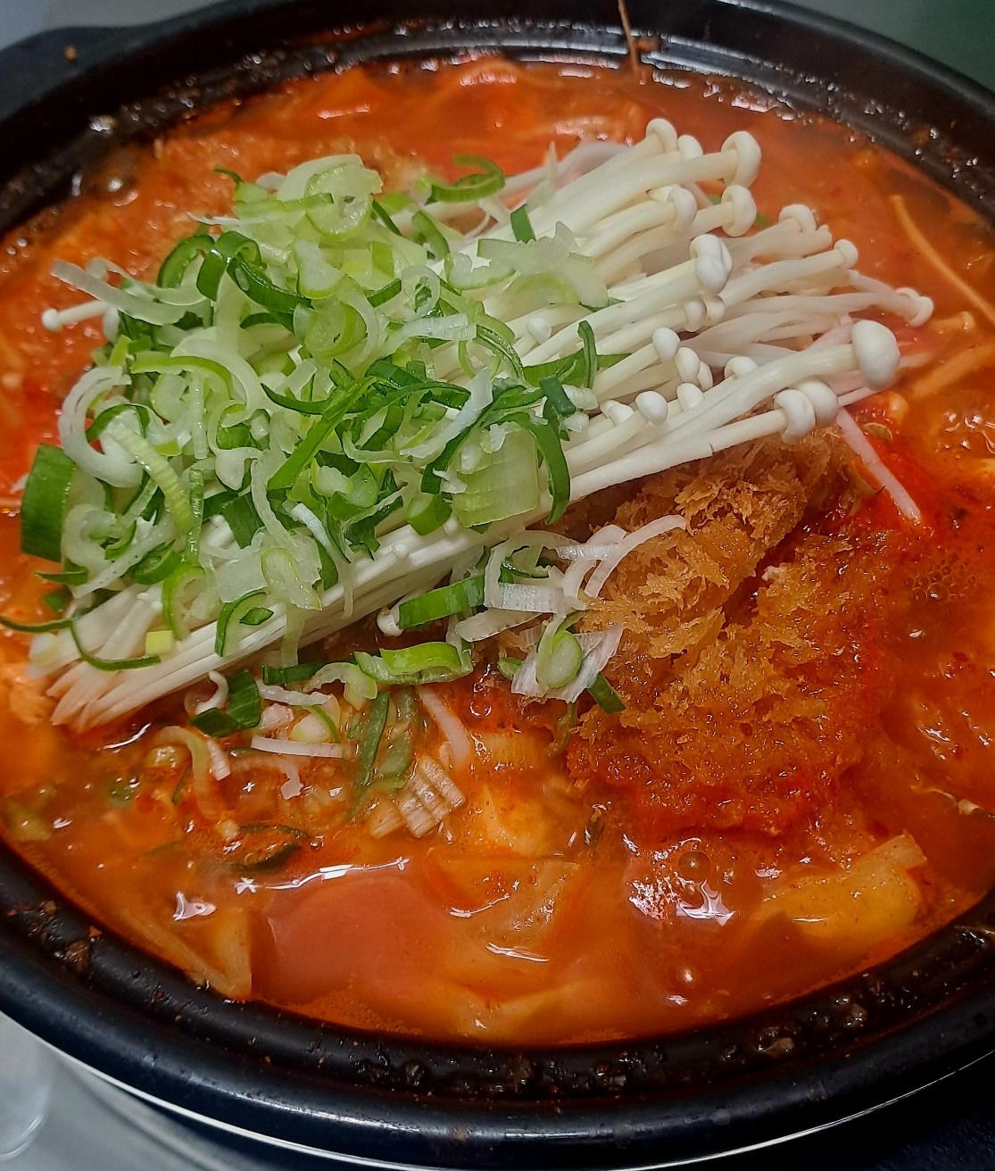추운겨울 빠질 수 없는 김치~ 카츠 나베~~  