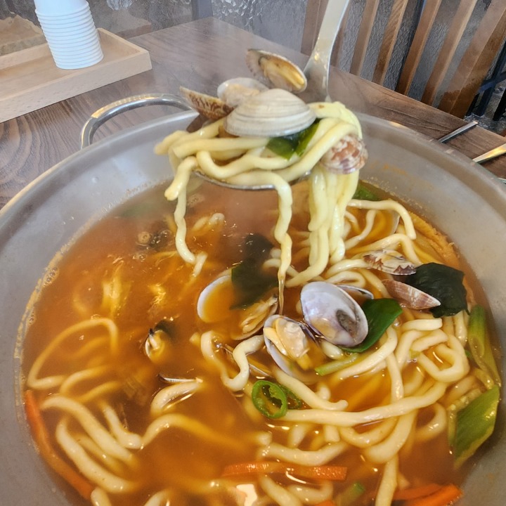 삼백칼국수  효천점