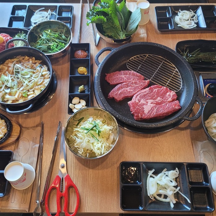 미소를 드리는 ""덕이동반값소""