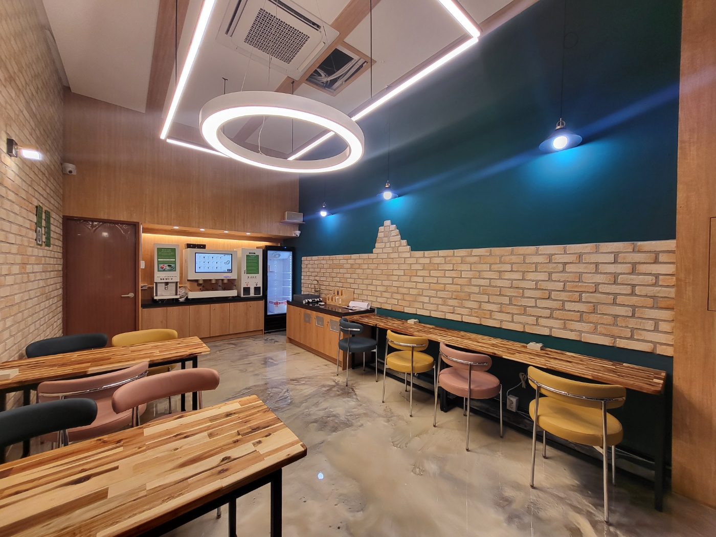 벽돌 커피 picture 1