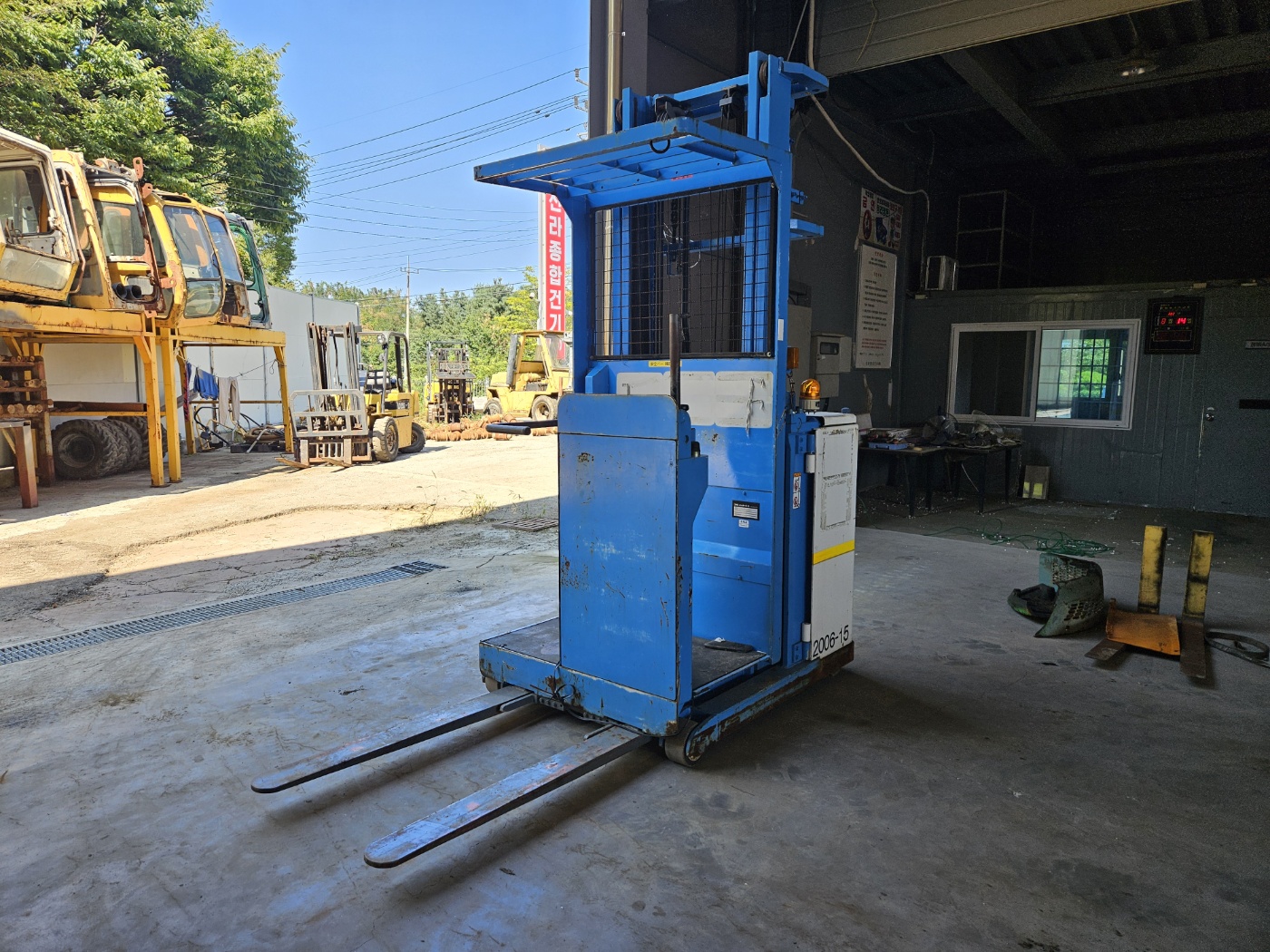 야스다 RBC13-40-400 2002년식 1.3톤 입승식 전동지게차 | 경상북도 구미시 인동동 | 중고차매매 | 당근 비즈 소식