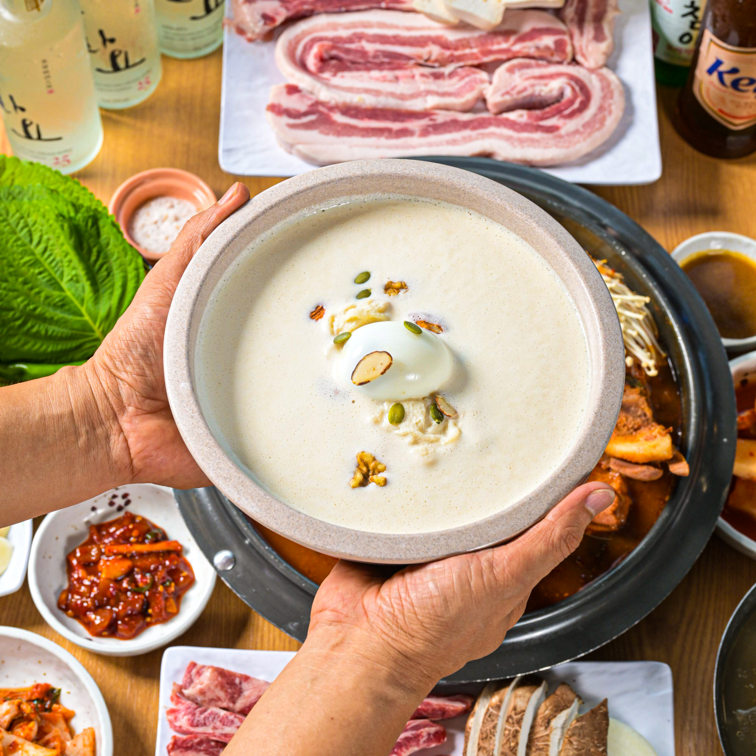 이가해장국이 멧돌로 직접 갈아 더 구수한 콩국수 드시러오세요^^