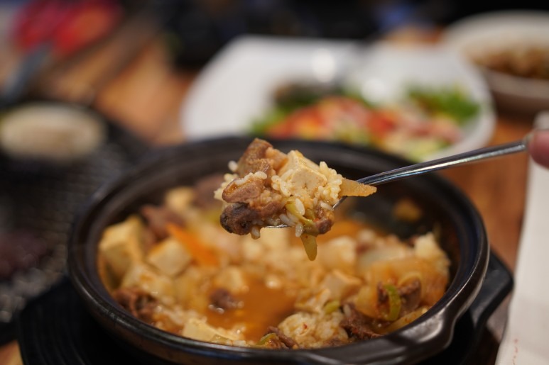 한우 듬뿍 된장찌개💕 - 충청북도 충주시 연수동 | 비즈프로필