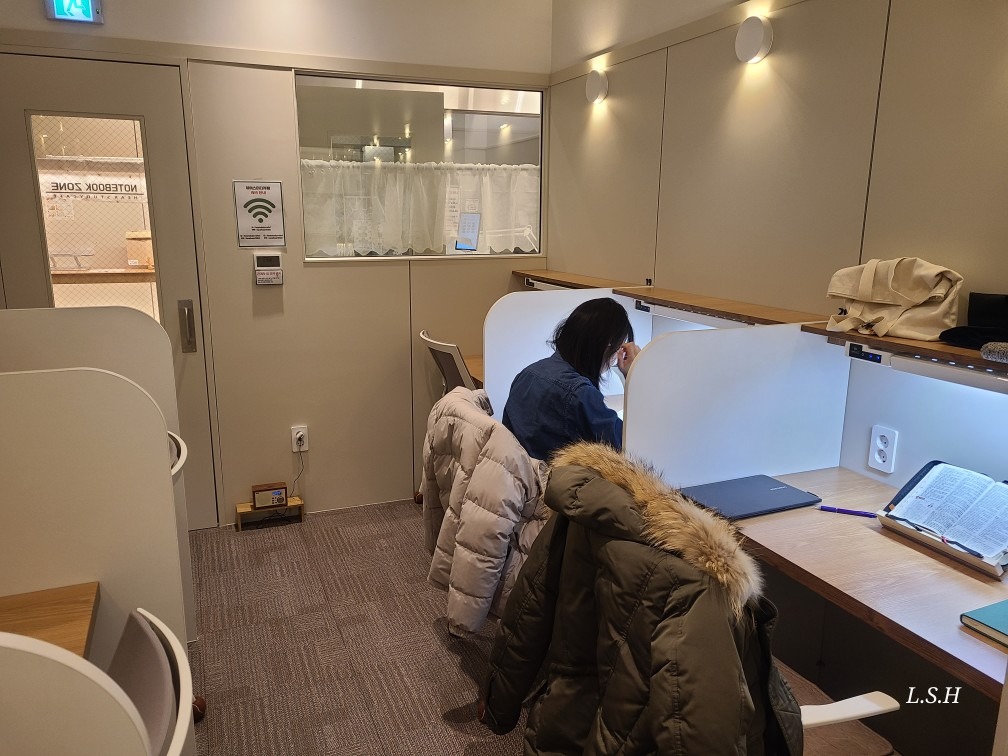 히어�스터디카페 삼동점 picture 1