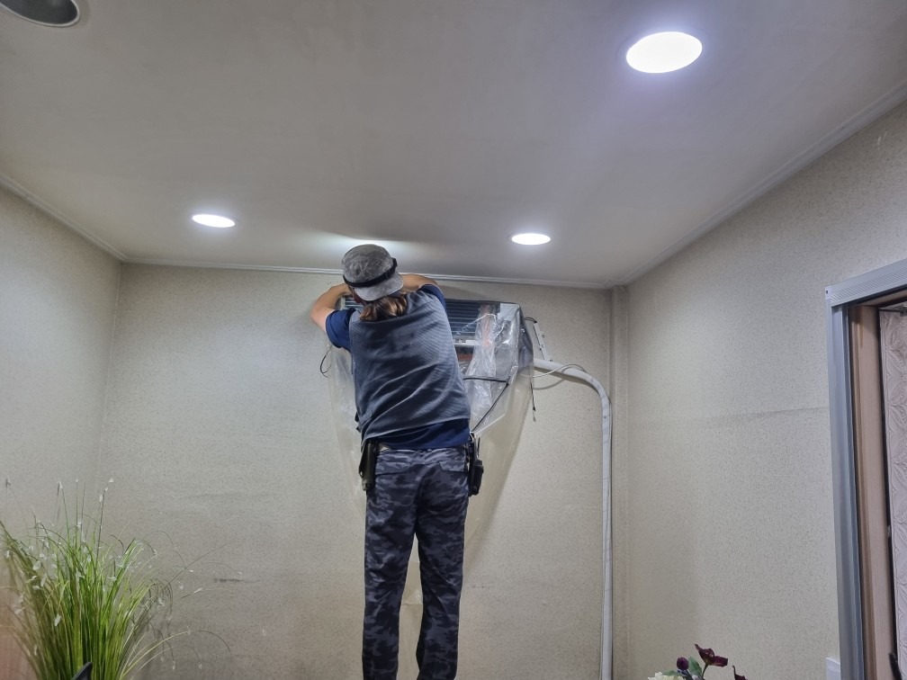 에어컨 냉난방기 설치및청소 picture 6