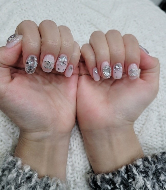 윤네일 picture 8