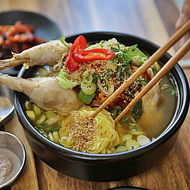 팔팔닭국수 대구월배점