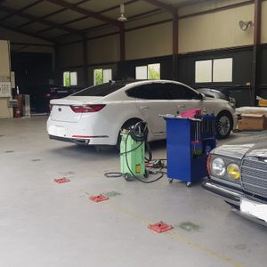 E&B MOTORS
