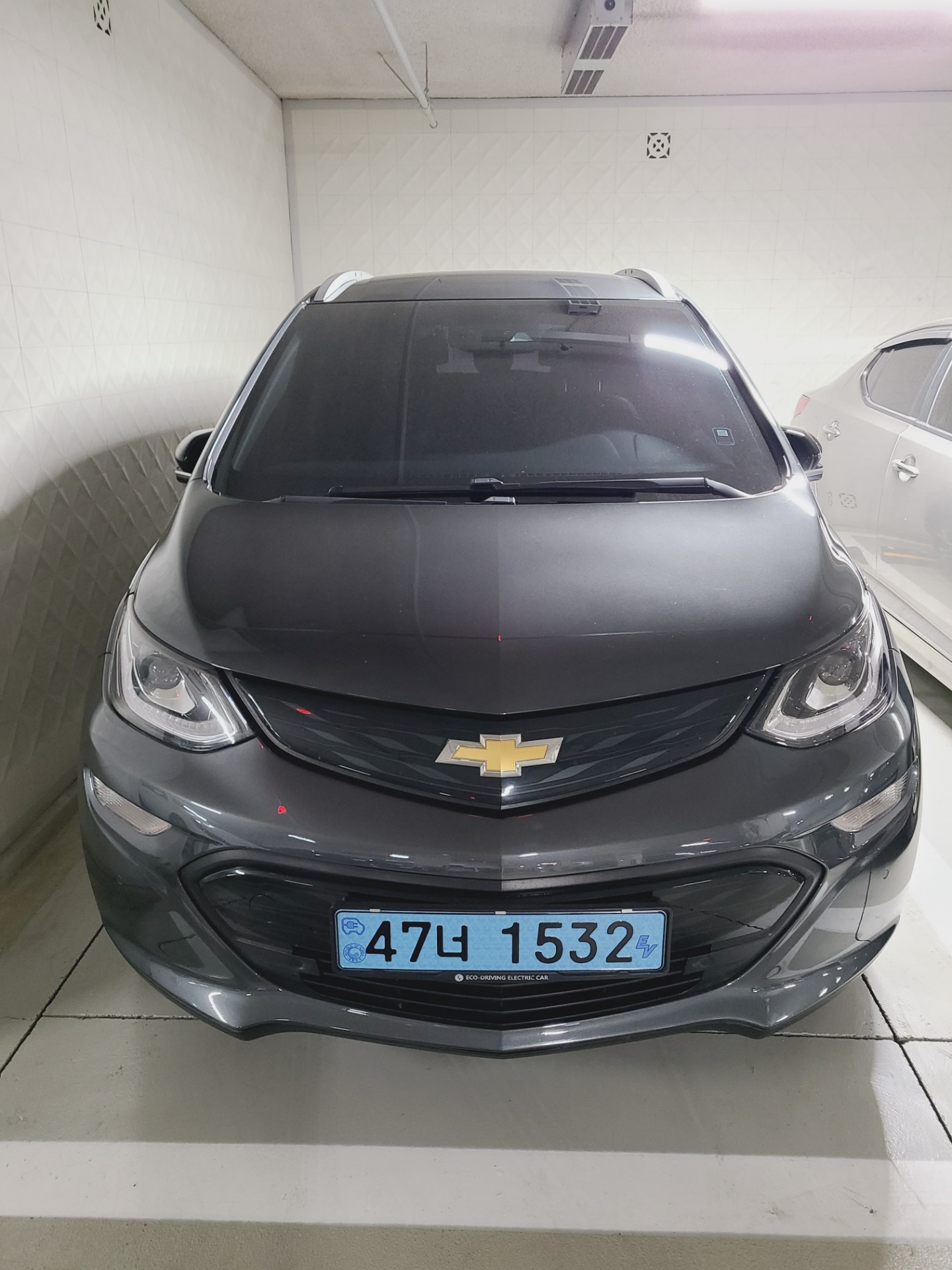 볼트 BEV(66kWh/414km) 2WD 프리미어 매물 썸네일