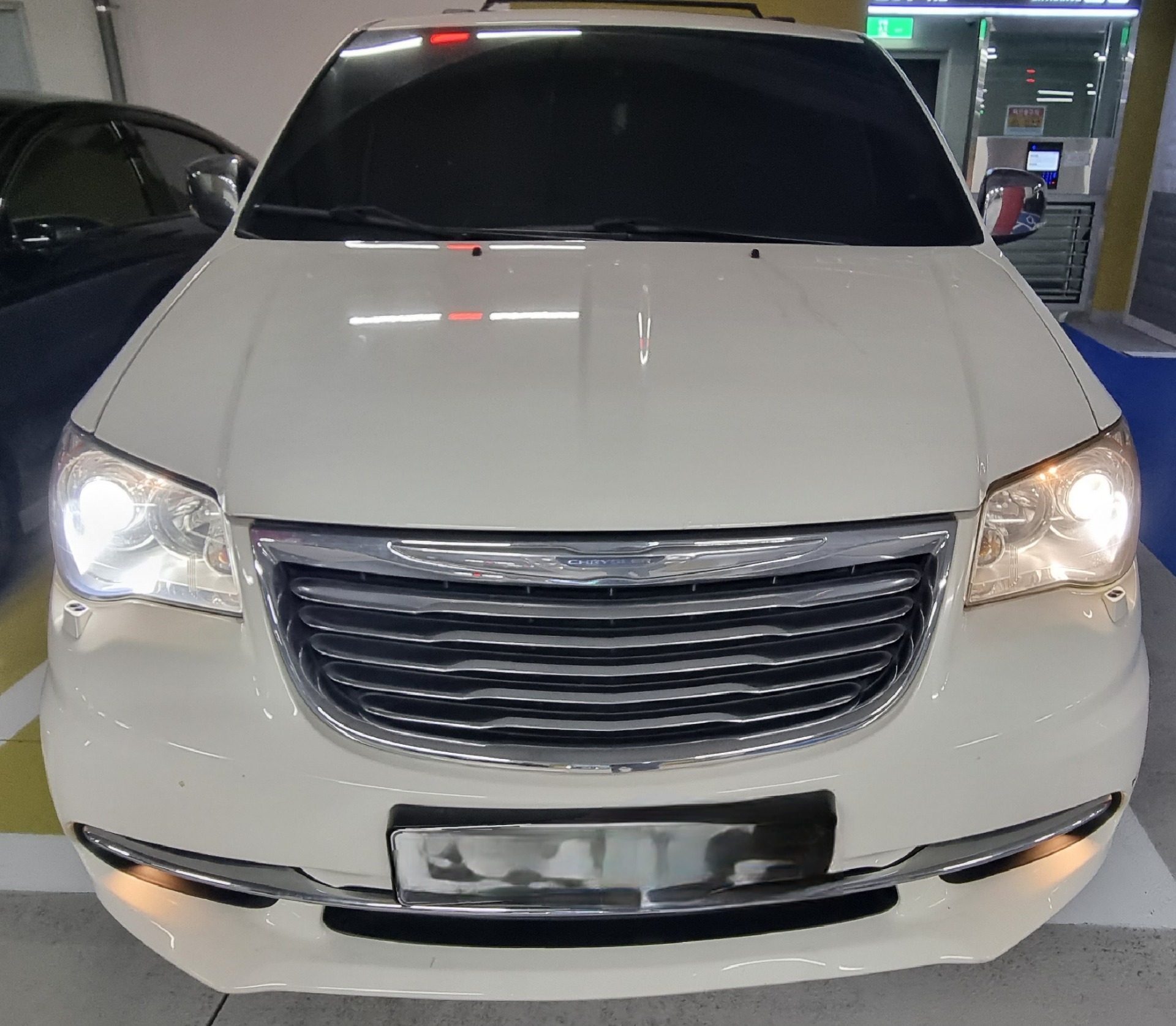 그랜드 보이저 3.6(VVT) V6 LIMITED 매물 썸네일