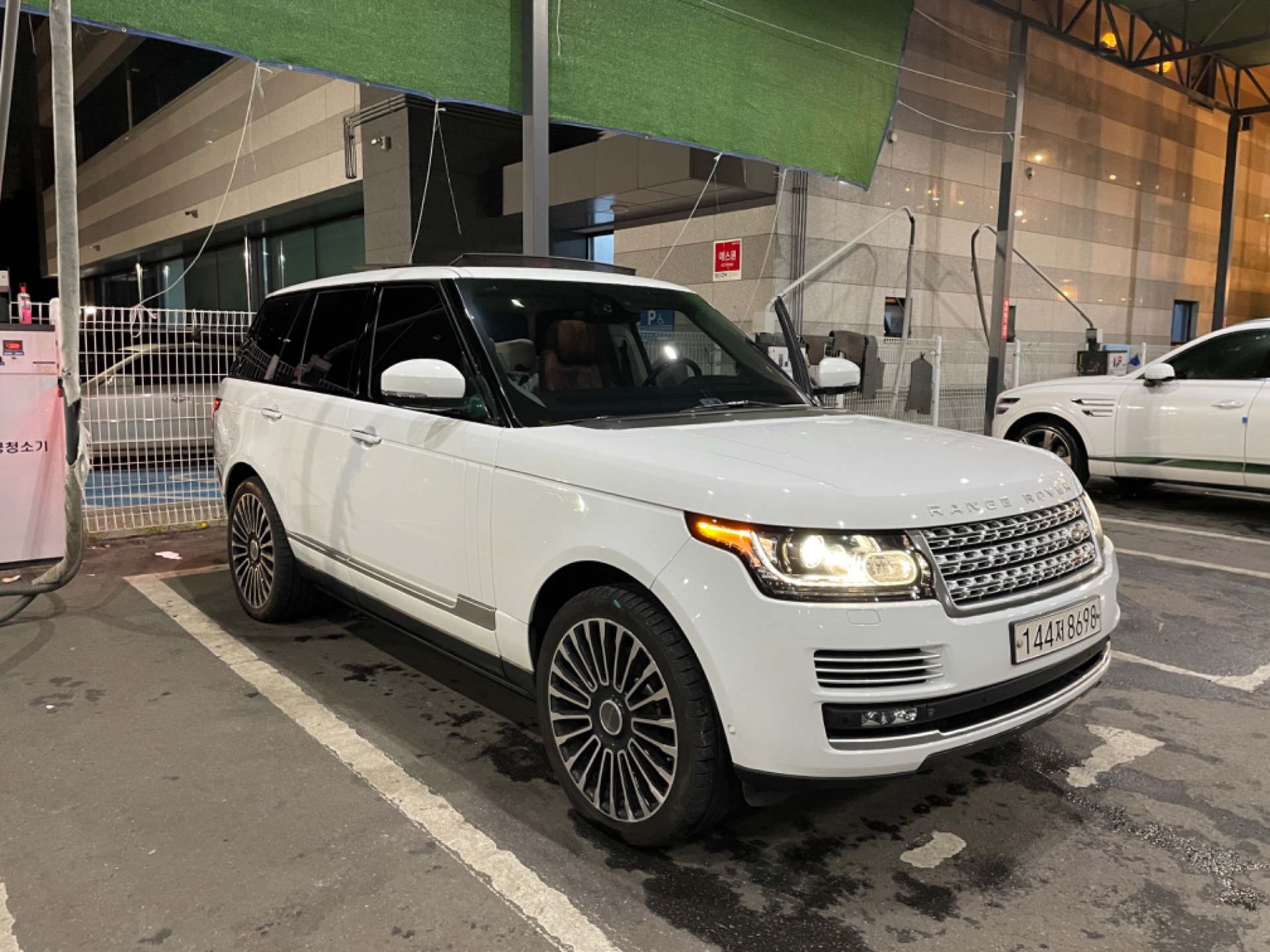 레인지로버 L405 4.4 TD V8 오토바이오그래피 매물 썸네일