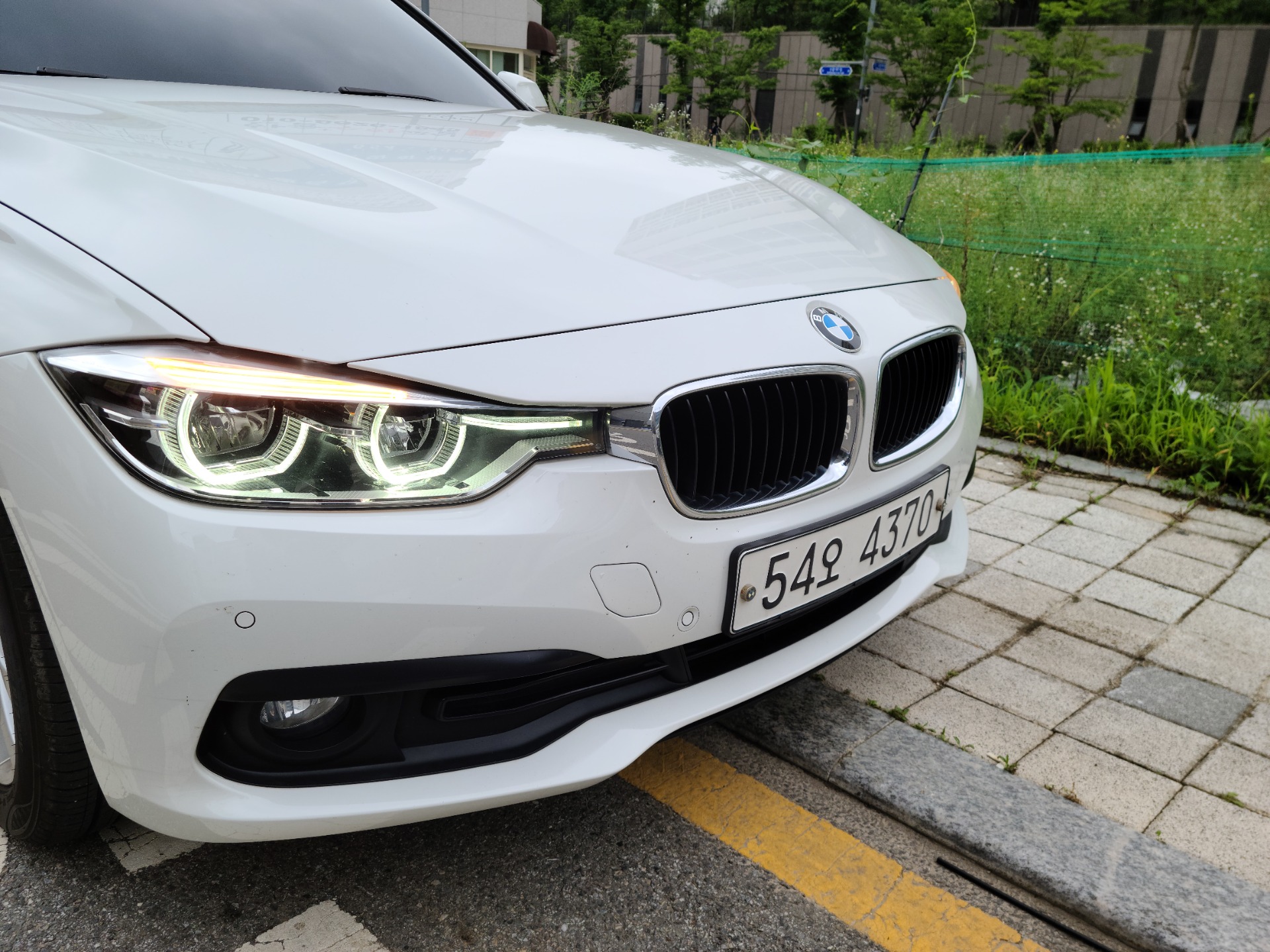 3시리즈 F30 320d 세단 (190마력) 매물 썸네일