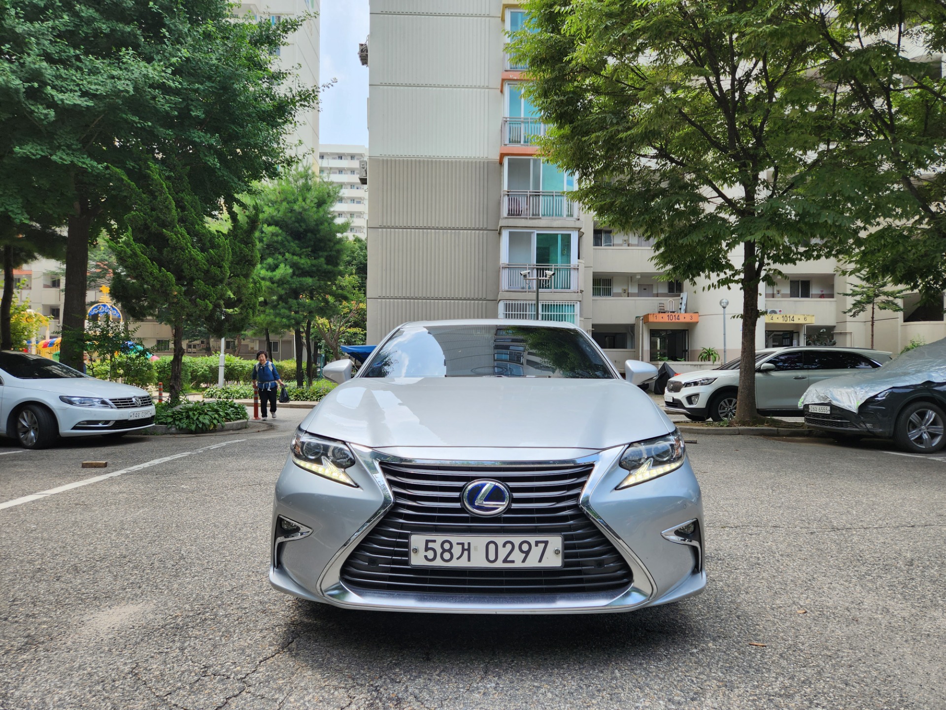 ES XV60 ES300h 슈프림 매물 썸네일