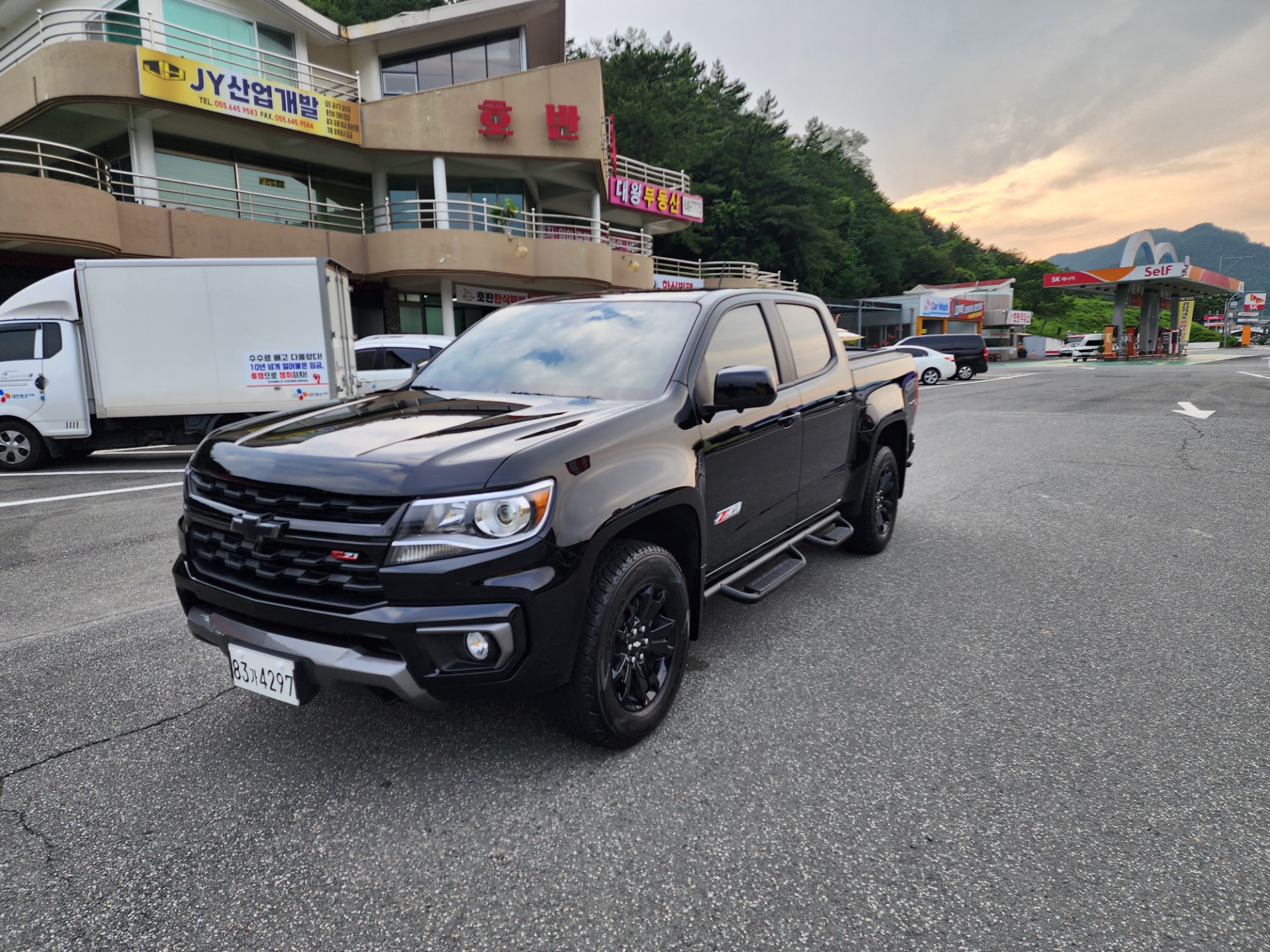 리얼 뉴 콜로라도 가솔린 3.6 AWD Z71-X 미드나잇 매물 썸네일