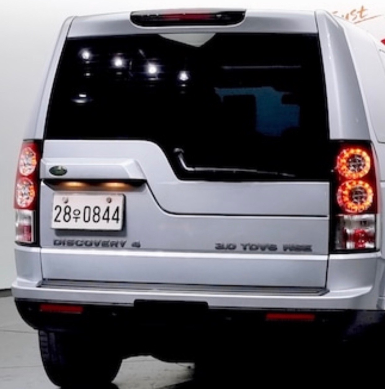 디스커버리 4 L319 3.0 TD V6 HSE 매물 썸네일