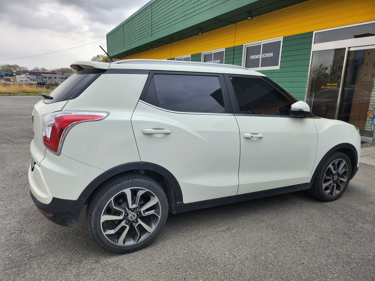 티볼리 X100 5인승(가솔린 1.6) 2WD LX 고급 매물 썸네일