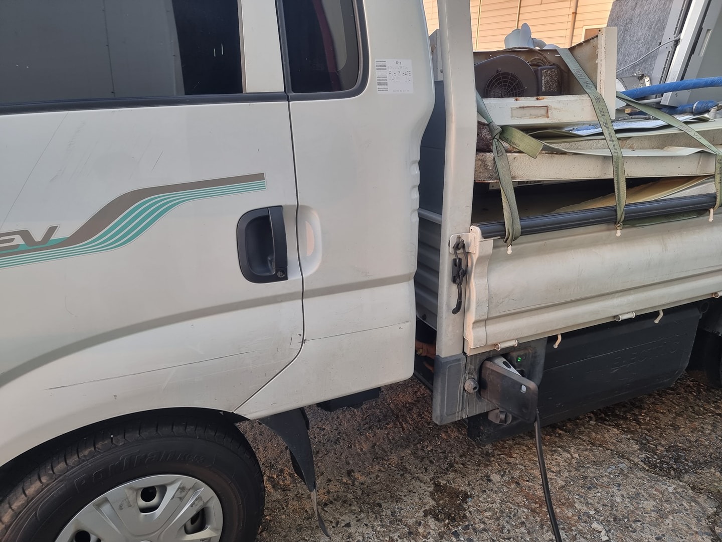 더 뉴 봉고 Ⅲ 1톤 PU BEV 초장축 킹캡 GLS 매물 썸네일