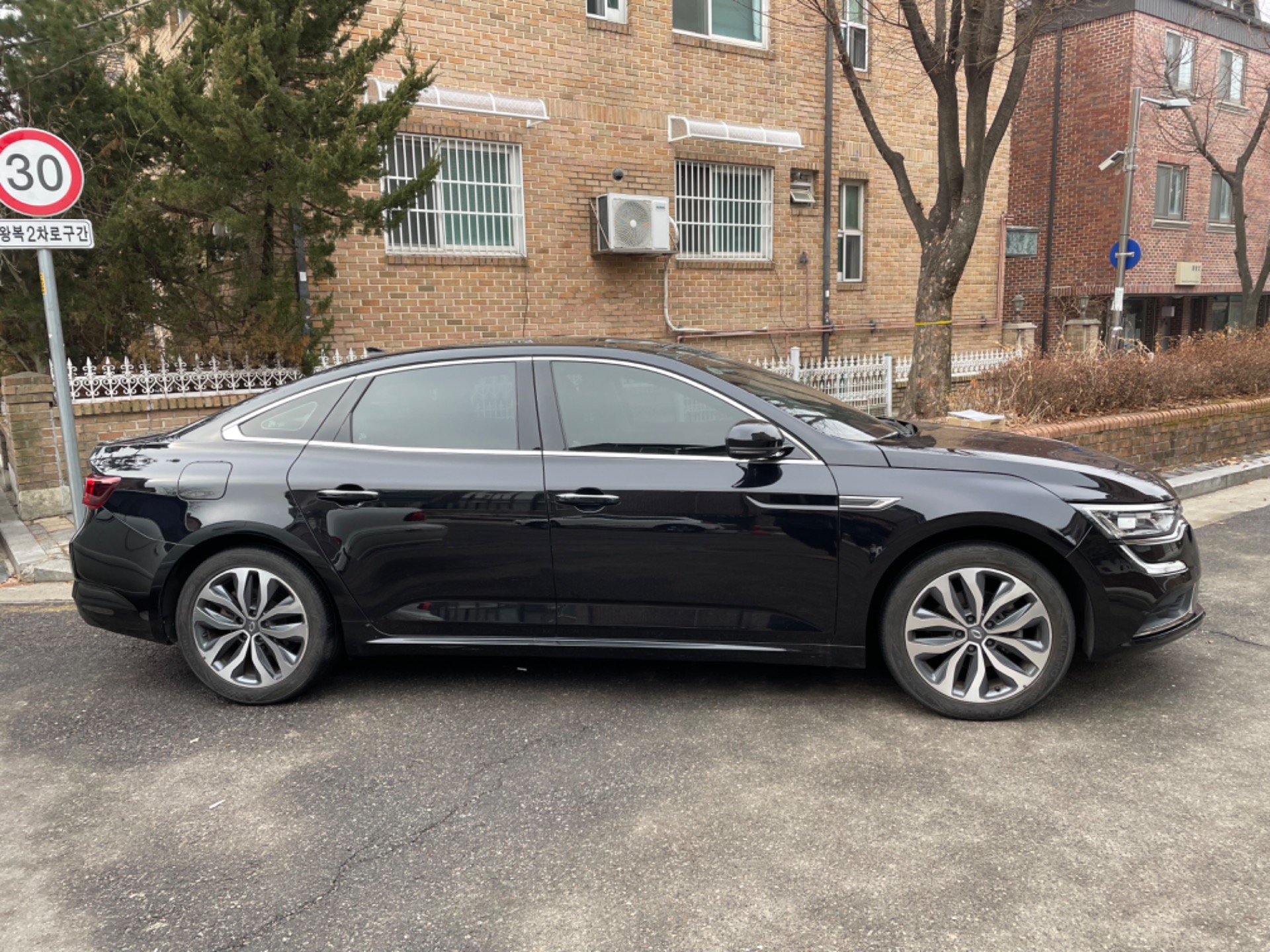SM6 LFD 1.5 dCi LE 매물 썸네일
