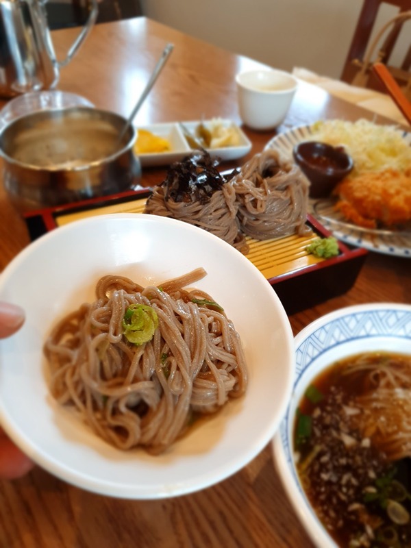 연일읍 중단리 입구 고목나무 길
모밀 소바집
짜지 않은 소바육수 좋음