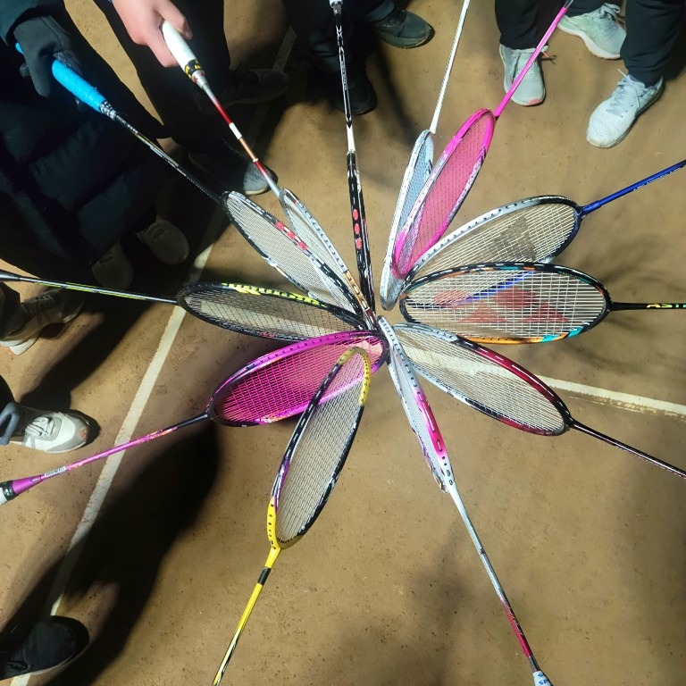 ​🏸24.01.16 반란Day 후기🏸
🔥배드민턴 초보만 가입할 수 있는 초보들의 반란입니다🔥
많은 분들이 함께 오셔서 즐겁게 배드민턴을 즐기고 가서 너무 좋았습니다👍👍
찐초보분들도 연습 열심히 하시고, 초보분들은 전략을 세워가며 열심히 경기 하는 모습이 멋졌습니다~!
귀한 시간 내서 오신 분들 모두 감사드리며, 다음 모임에서도 즐겁게 배드민턴 쳤으면 좋겠습니다🫶