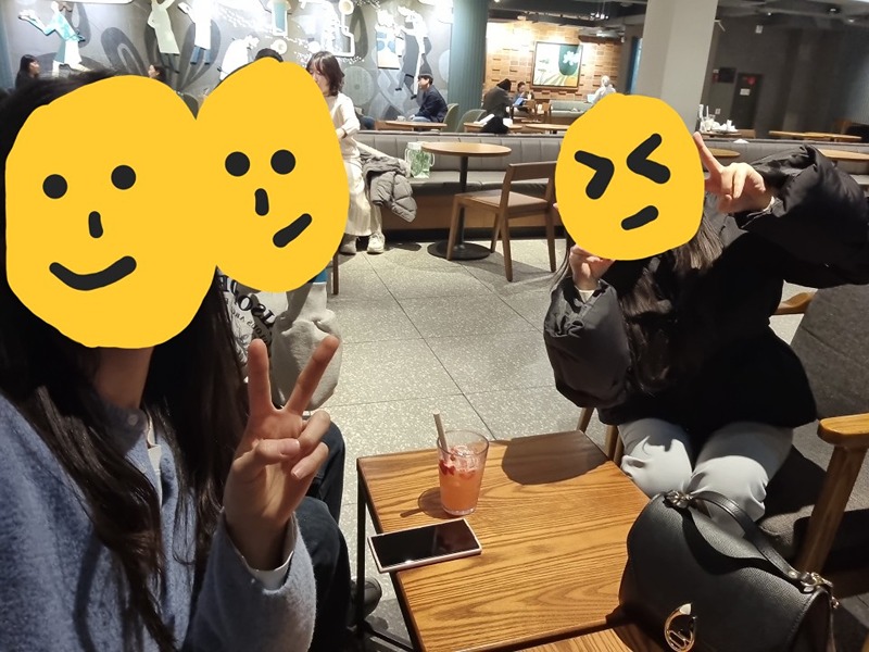 렁렁님은 같이 못찍었지만🥲
맛저하고 카페까지 알찬 사전미팅 완��료!