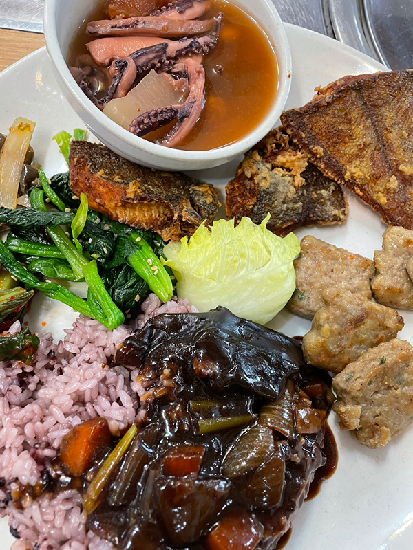 평일 첫날 맛있는 저녁 먹으러 가실분~