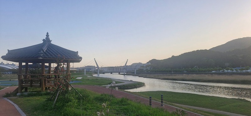 Small talk/casual meetup 앨범 사진
