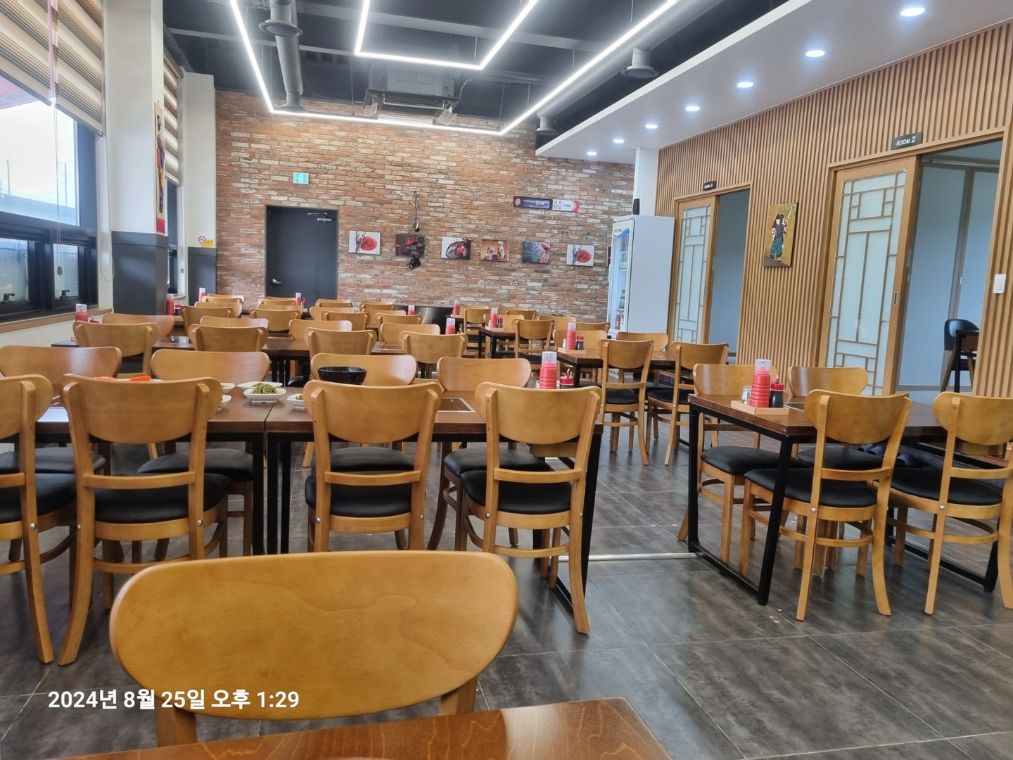 서빙 종일반 오후반 알바구합니다