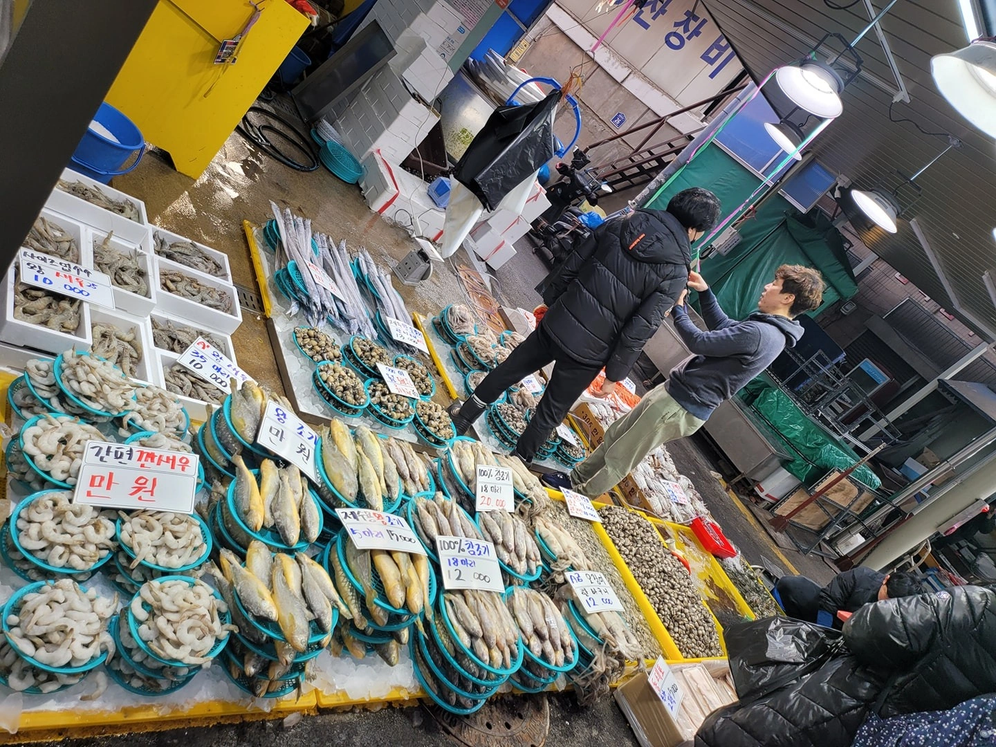 수산물판매 직원구해요
