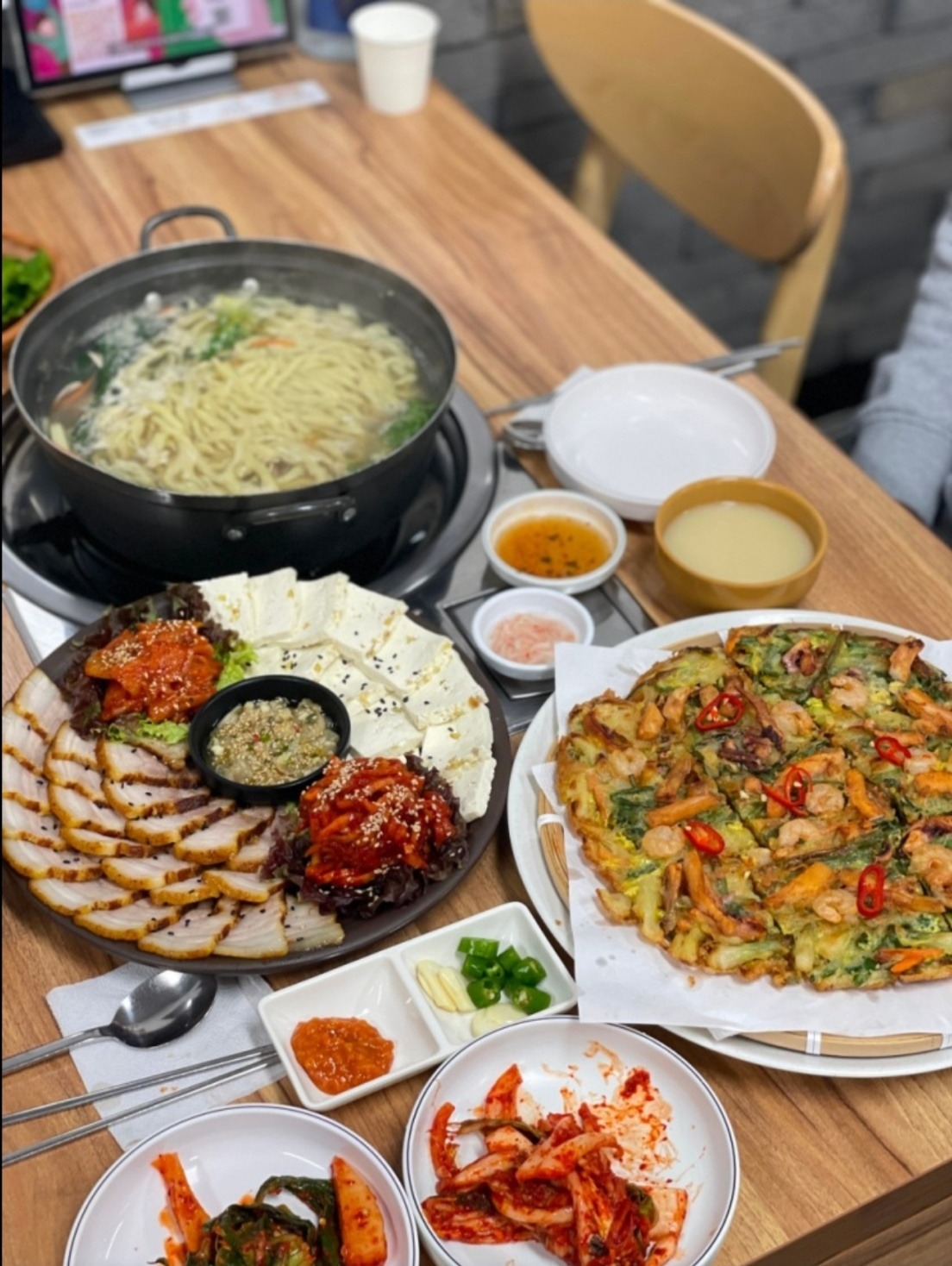 시간짧은 홀서빙 직원구합니다 공고 썸네일