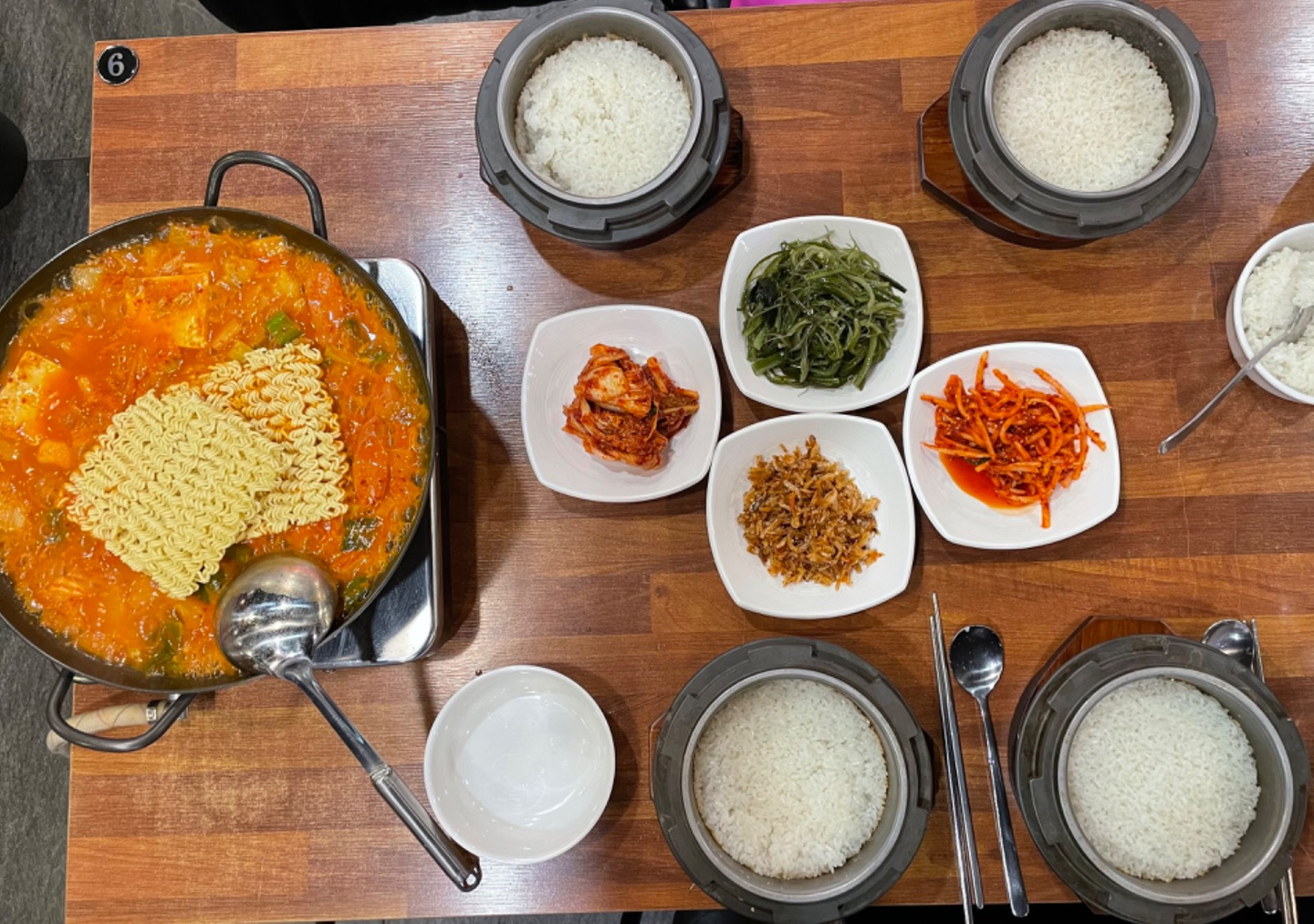 수하동 김삼보 제주생고기 & 김치찌개 아르바이트 장소 (2)