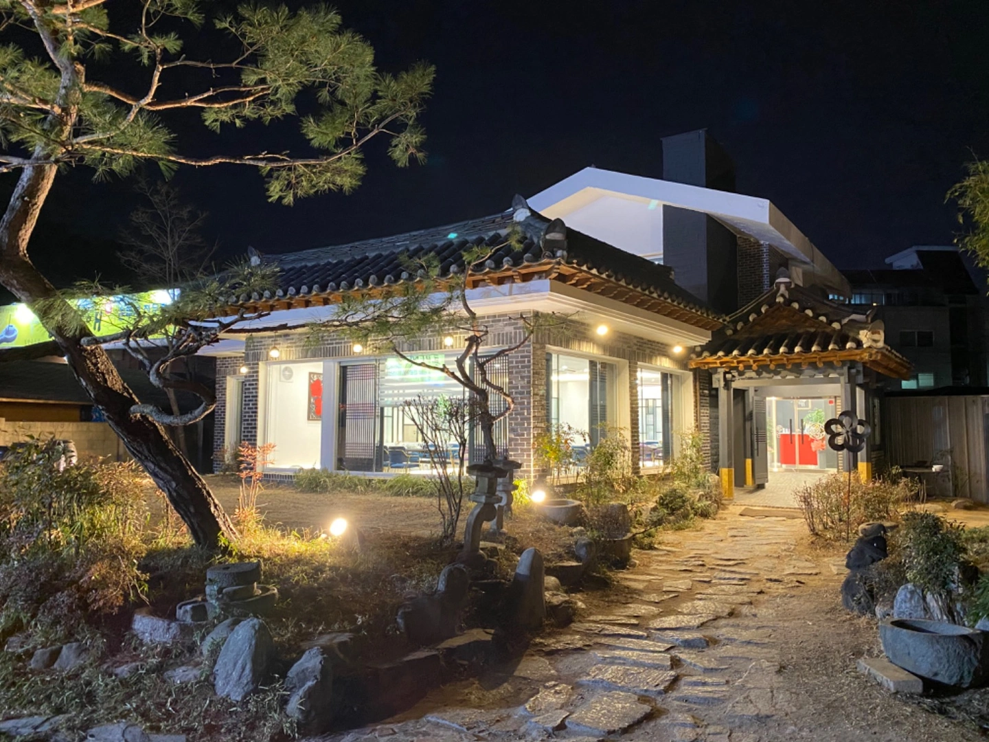 !!홀서빙 주말 알바 구합니다!!
