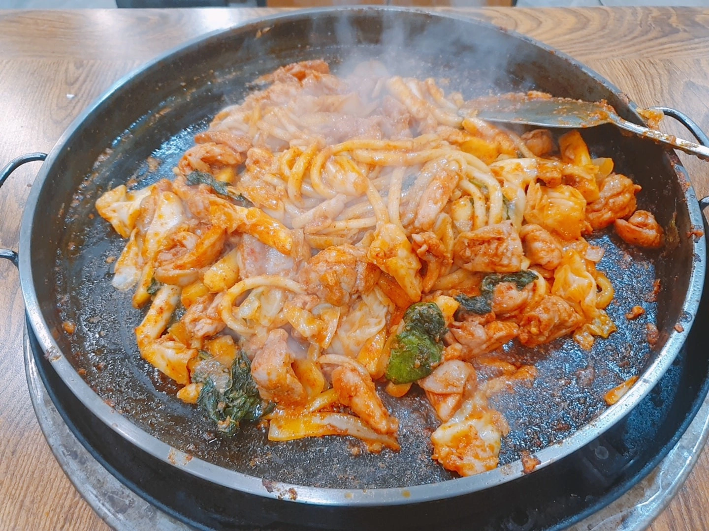 닭갈비집 홀서빙 알바 구함