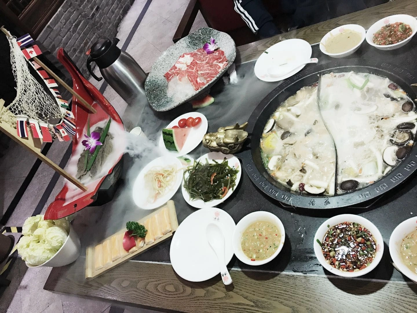 청소및써빙 알바구합니다