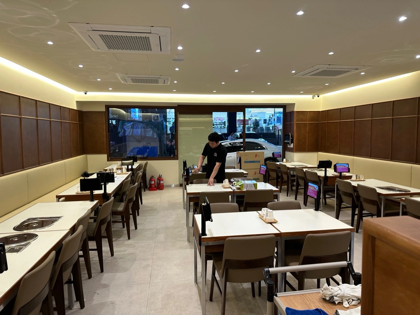 (주5일)청담동순도리 신사점에서 가족급구(380만)