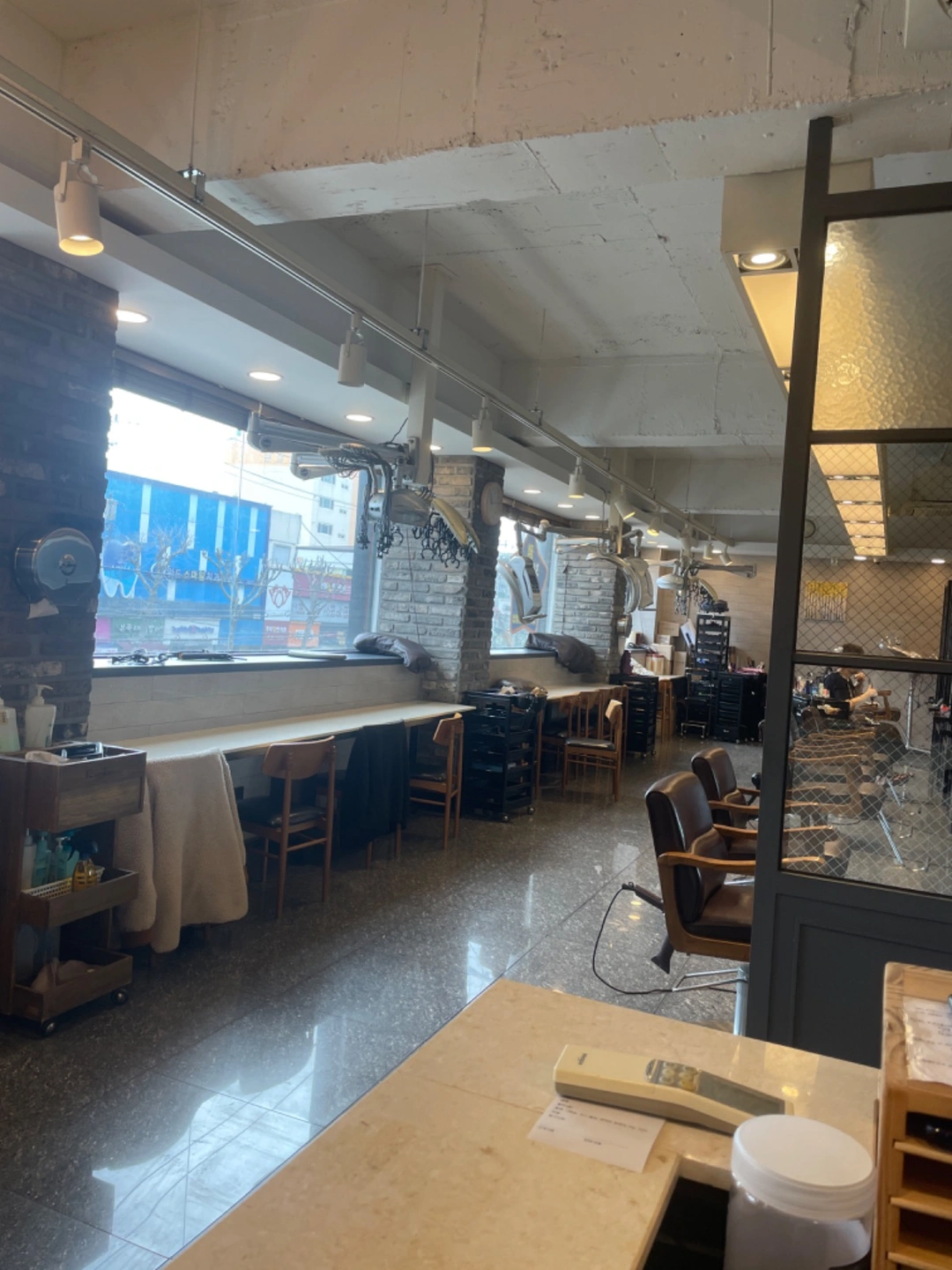 미용실청소**님구합니다(주4일)