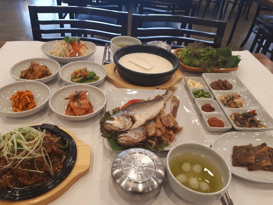 홀서빙.주방보조.구함
