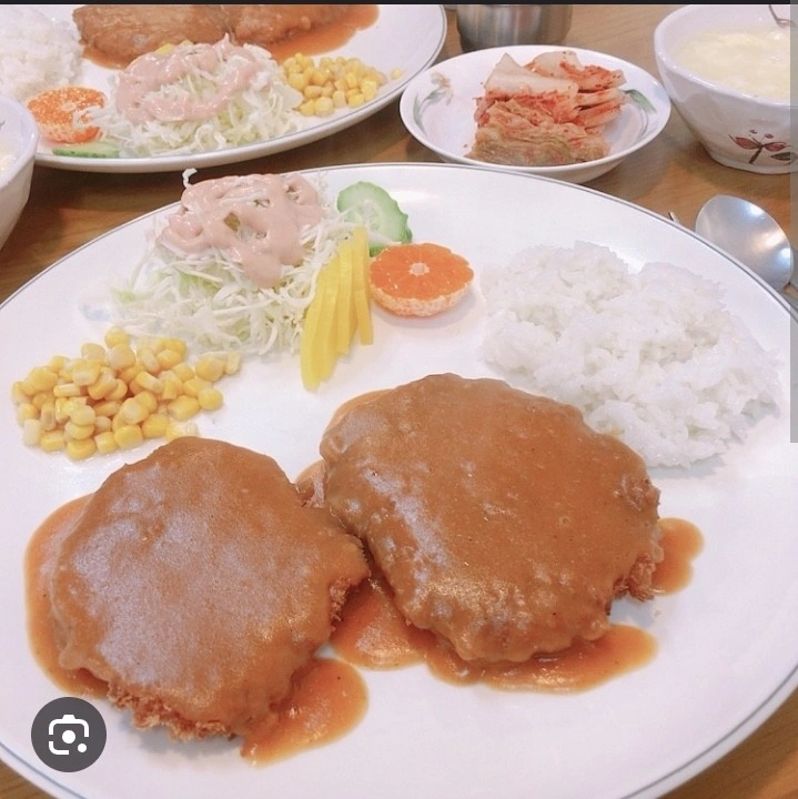 돈가스집 서빙