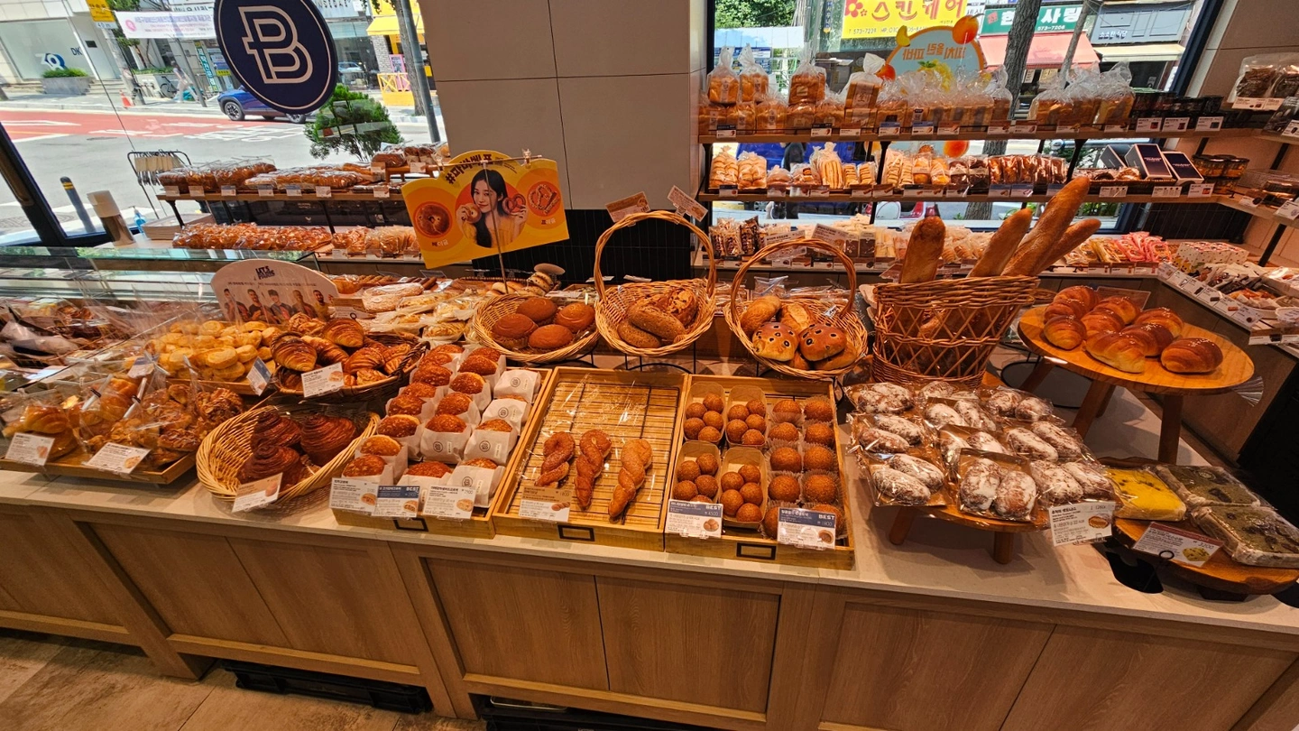 파리바게뜨서초우면점 화,목 또는 화,금 알바구합니다