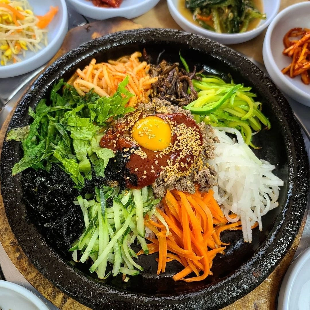 함께할 홀서빙 구합니다.사장님이 먹을거잘줌
