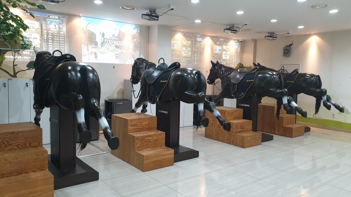 스크린승마&골프장 직원 구함 공고 썸네일