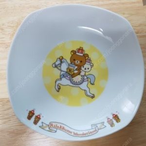 리락쿠마 접시 (홍콩에서 구입)