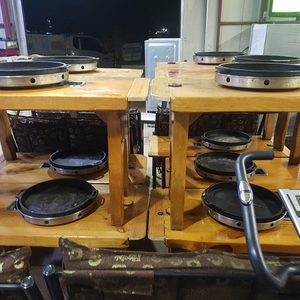 원목좌탁부스터장착 /닭갈비테이블 떨이합니다